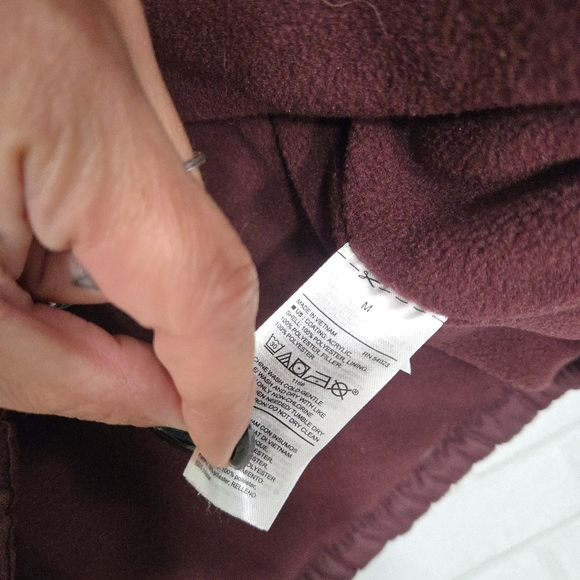 Old Navy heavy, fleece lined vest - Picture 10 of 16